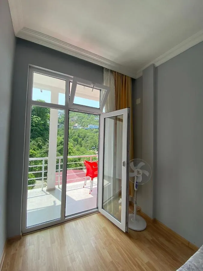 Temo'S Guest House In Квариати Грузия