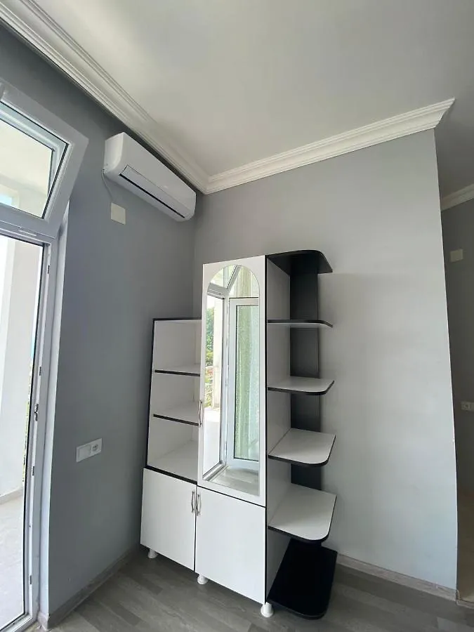 Temo'S Guest House In Квариати