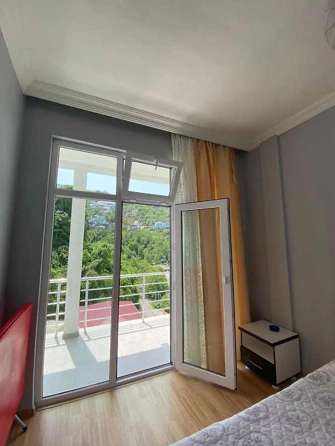 Temo'S Guest House In Квариати